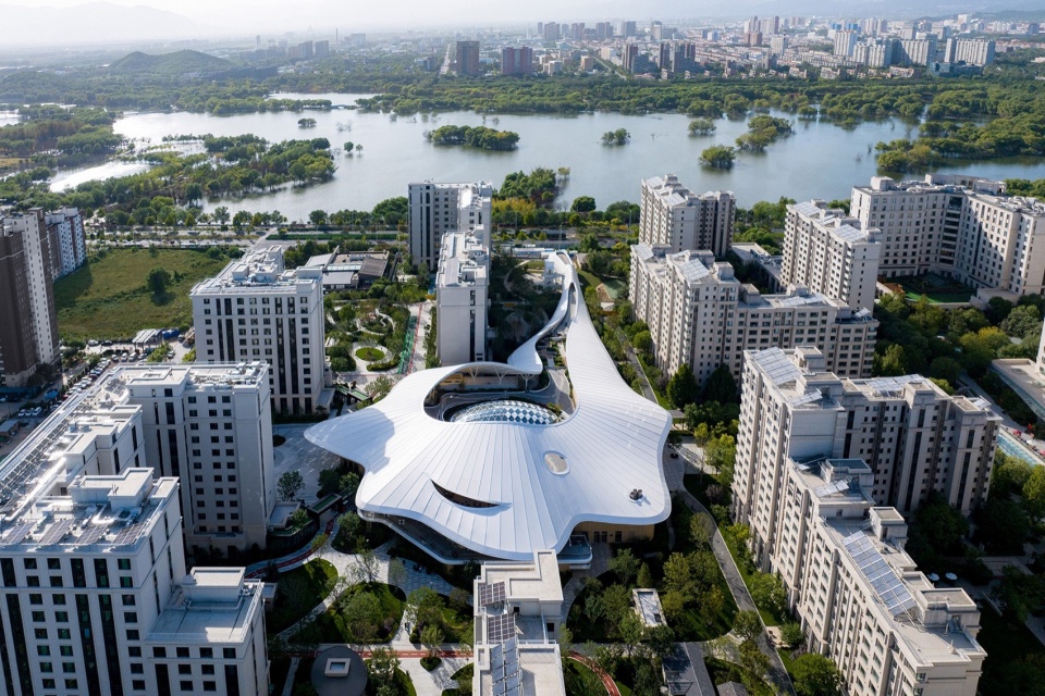 Landscape Design for Beijing Yan Garden Phase III Taikang Flagship Retirement Community by HOPE DESIGN