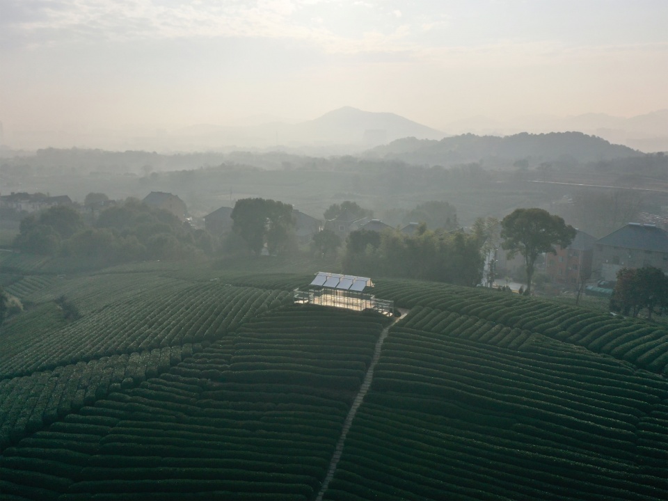 a floating pavilion on a tea mountain by youmu architects