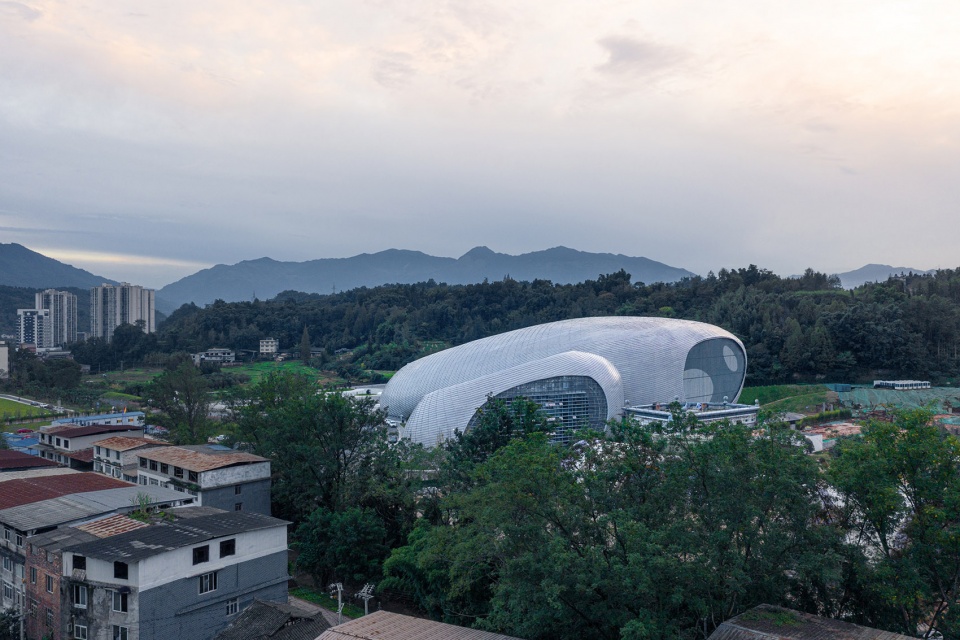 Ya'an Panda Performance Center by ZXD Architects - Gooood