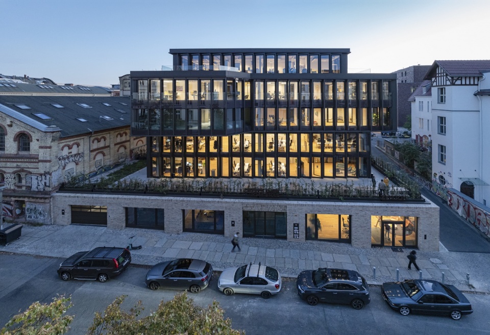 the sab office building by tchoban voss architekten