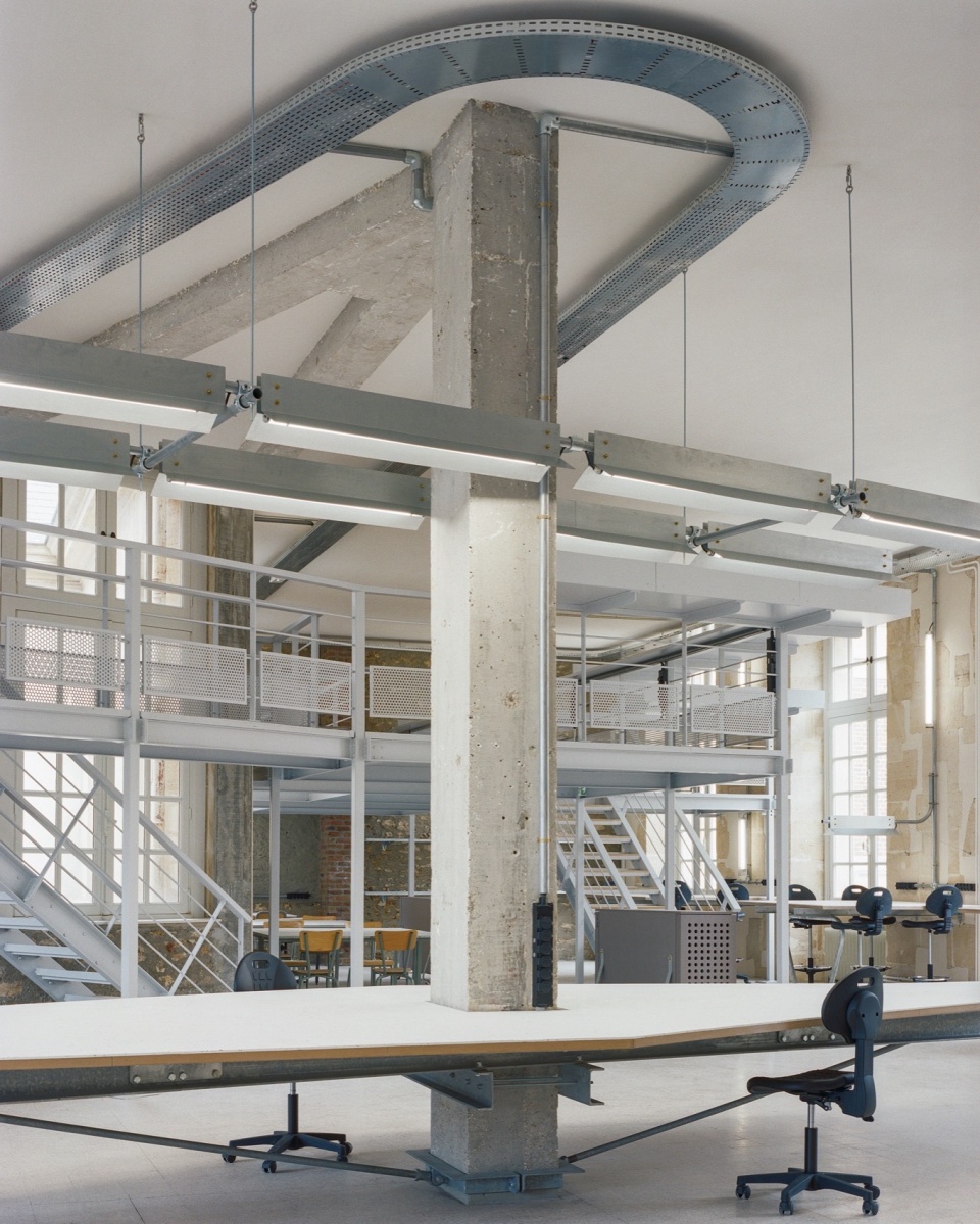 Ateliers Versailles by minuit architectes