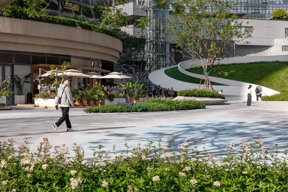 chengdu mixc public plaza renovation by flo