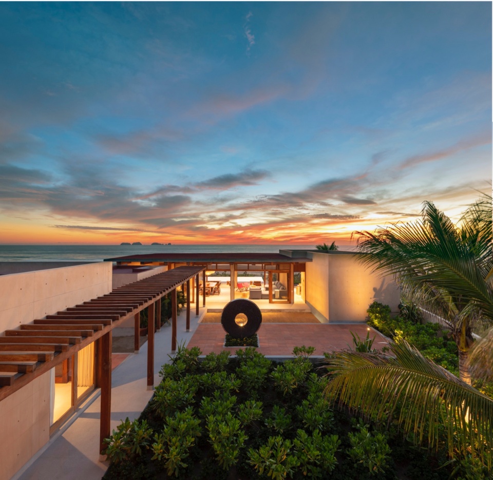 LYONS COMPLEX by CAAM Arquitectos