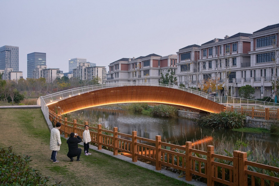 a leaf of boat the reconstruction of a convenient bridge in new jiangwan neighborhood shanghai by l and m