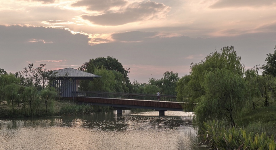 pedestrian bridge of tan jiawan agricultural site park in wuzhen by atelier beeeed zhejiang af university landscape architecture institute