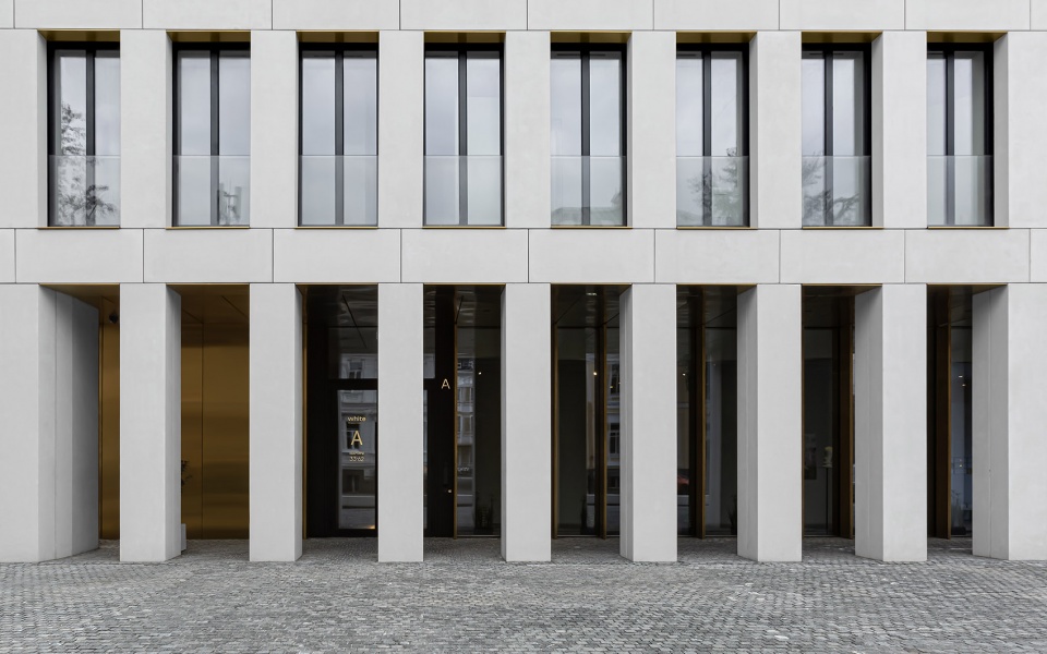 white khamovniki by tsimailo lyashenko and partners