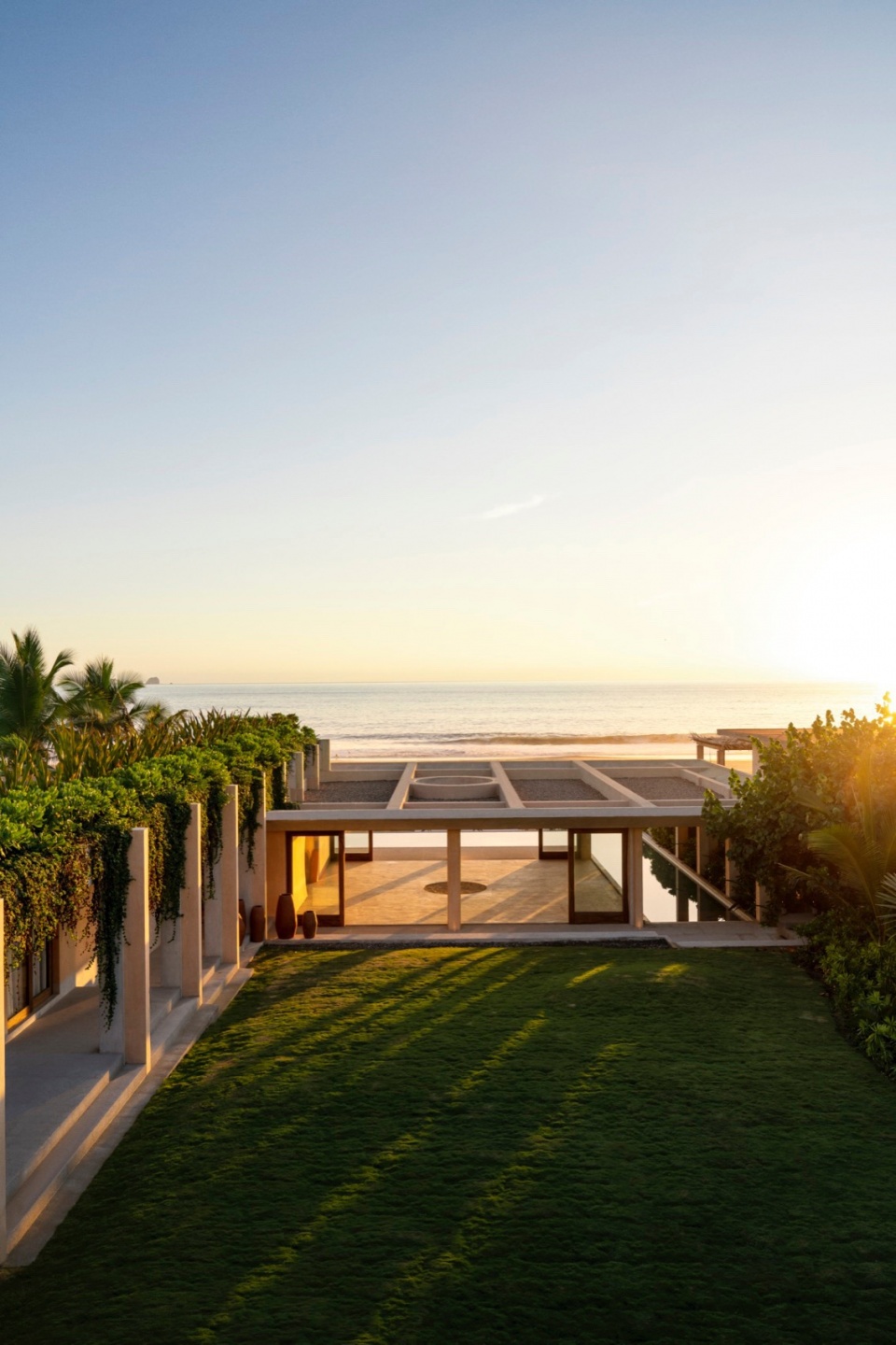 LYONS COMPLEX by CAAM Arquitectos