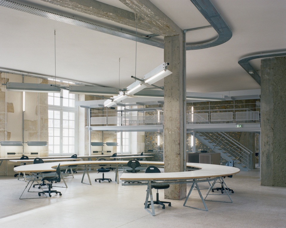 Ateliers Versailles by minuit architectes