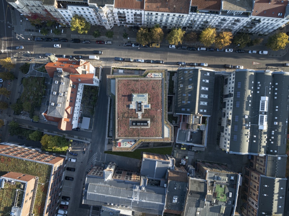 the sab office building by tchoban voss architekten