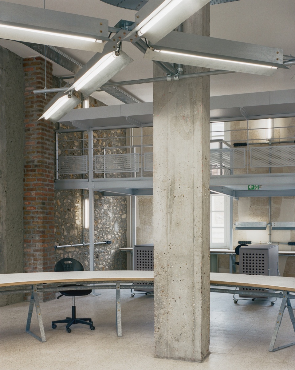 Ateliers Versailles by minuit architectes