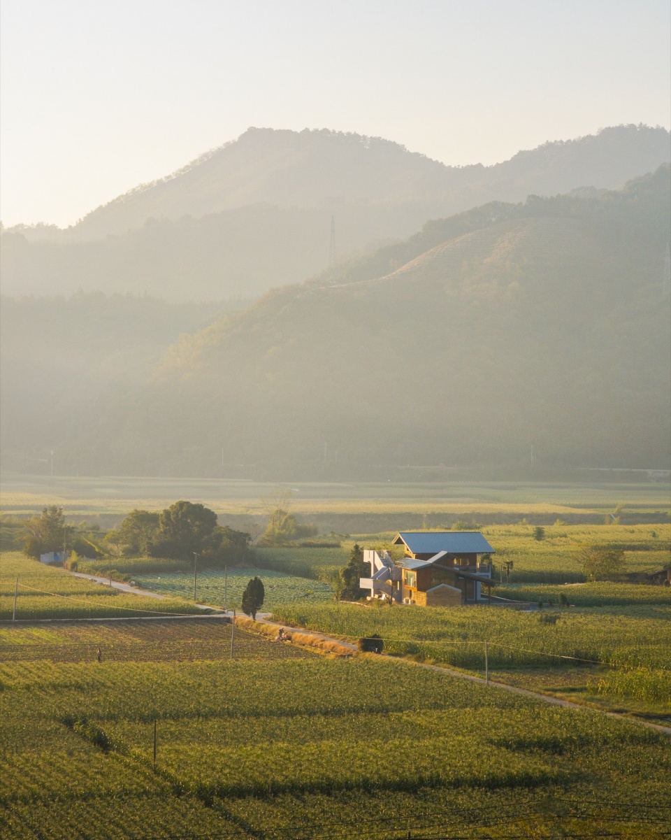 dongyou corn courier station by suipingyili architecture studio