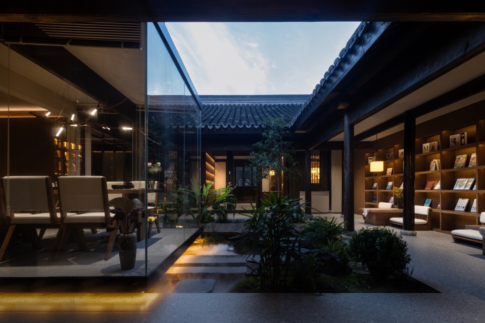 Tea and Coffee Bookstore Wu Xi