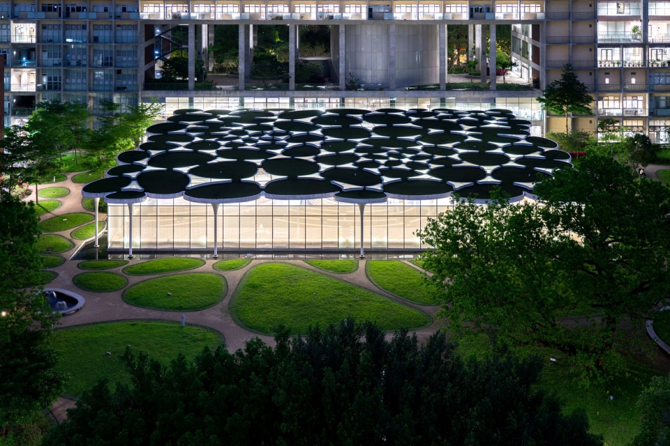 context form and light exhibition architectural photography by william mulvihill
