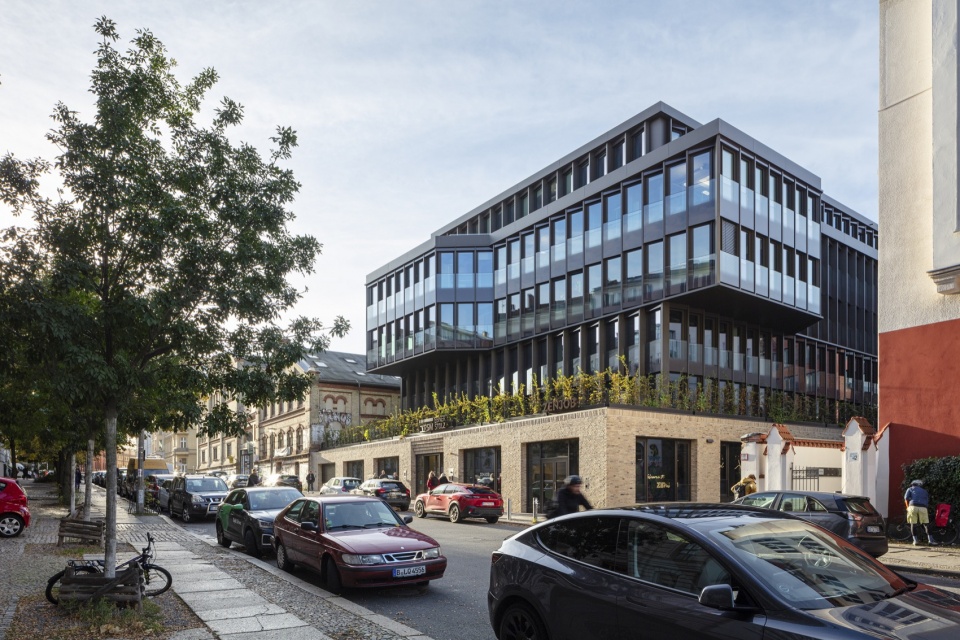 the sab office building by tchoban voss architekten