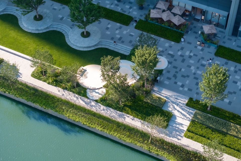 the mixc wuxi binhu landscape design by pland
