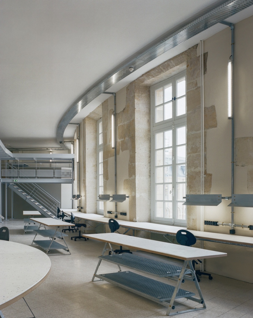 Ateliers Versailles by minuit architectes