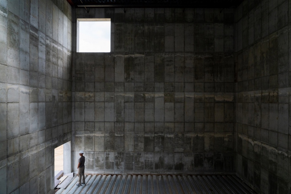 context form and light exhibition architectural photography by william mulvihill