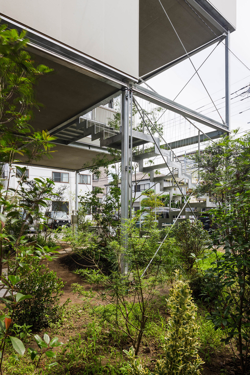 blank garden by unemori architects