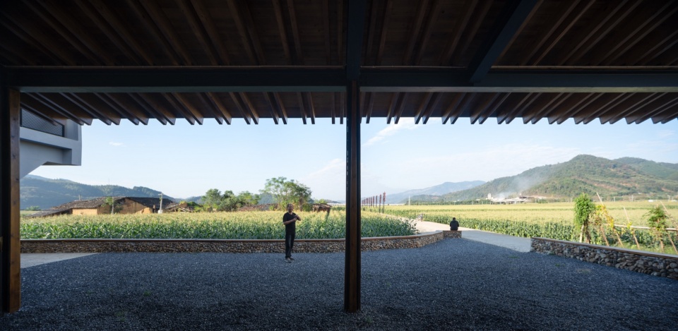dongyou corn courier station by suipingyili architecture studio