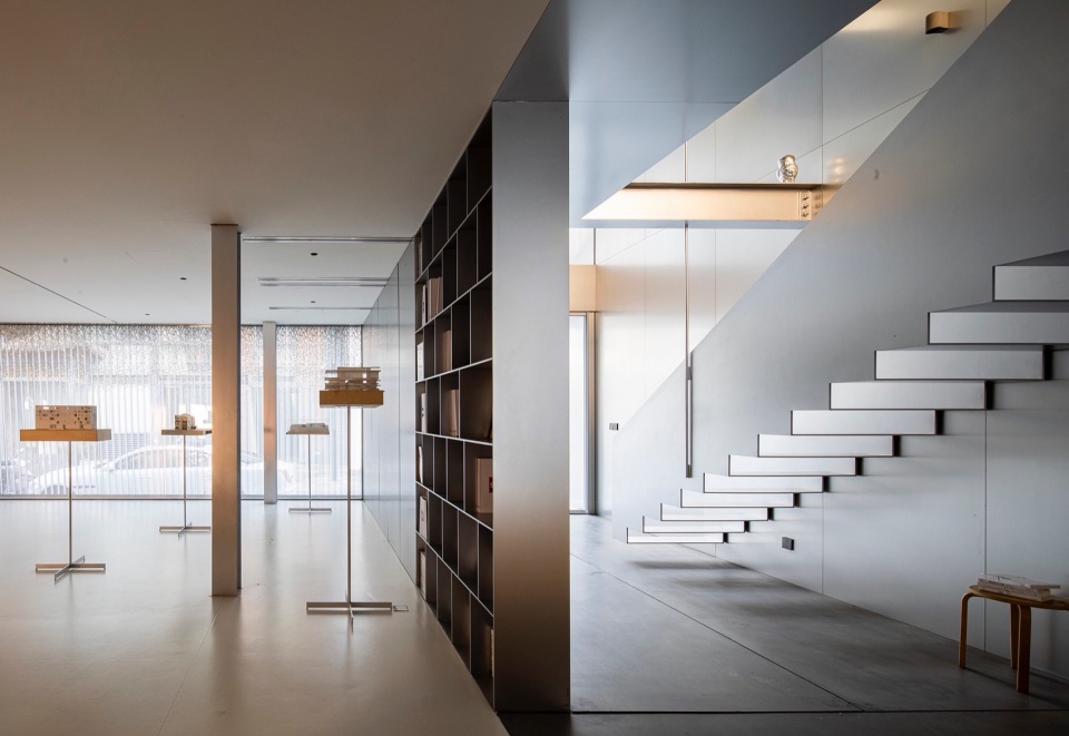 TAOA Reimagines an Old Industrial Building at 798 Art District into Its Office