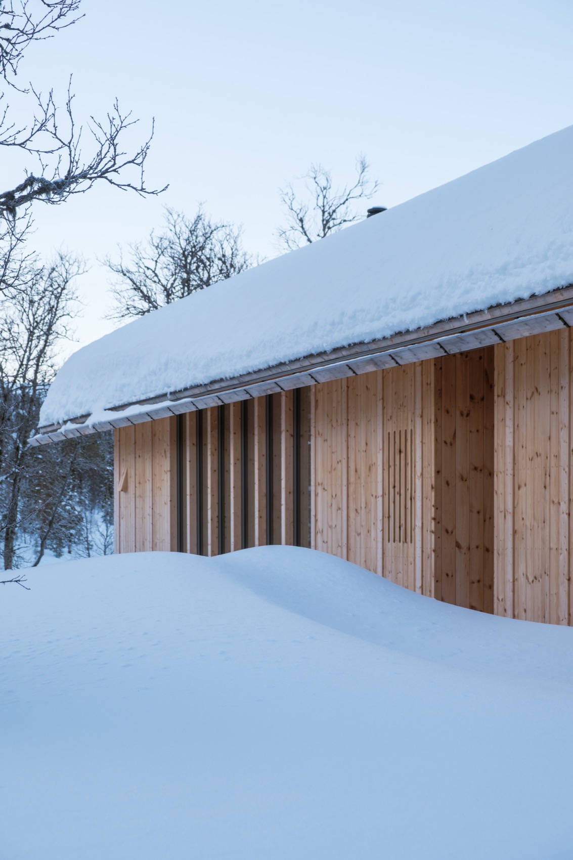mountain cabin in hallandsfjell by quentin desfarges