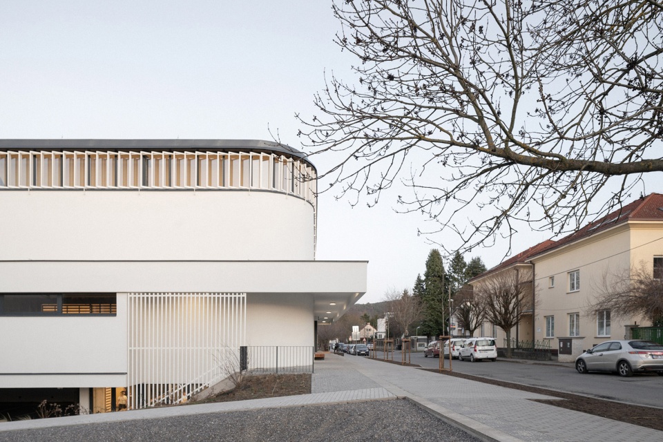 sports hall revnice by grido architekti