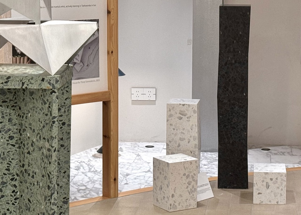 stone circling special exhibition by maggie studio