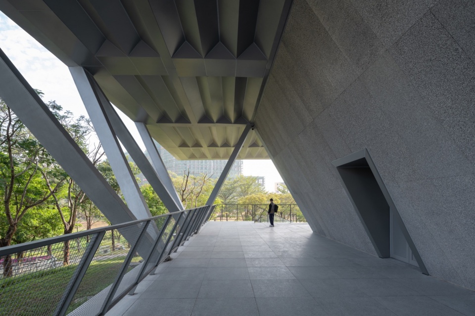Carbon Neutral Box Design of the Low Carbon Exhibition Hall in Shenzhen International Low Carbon City Original Design Studio TJAD