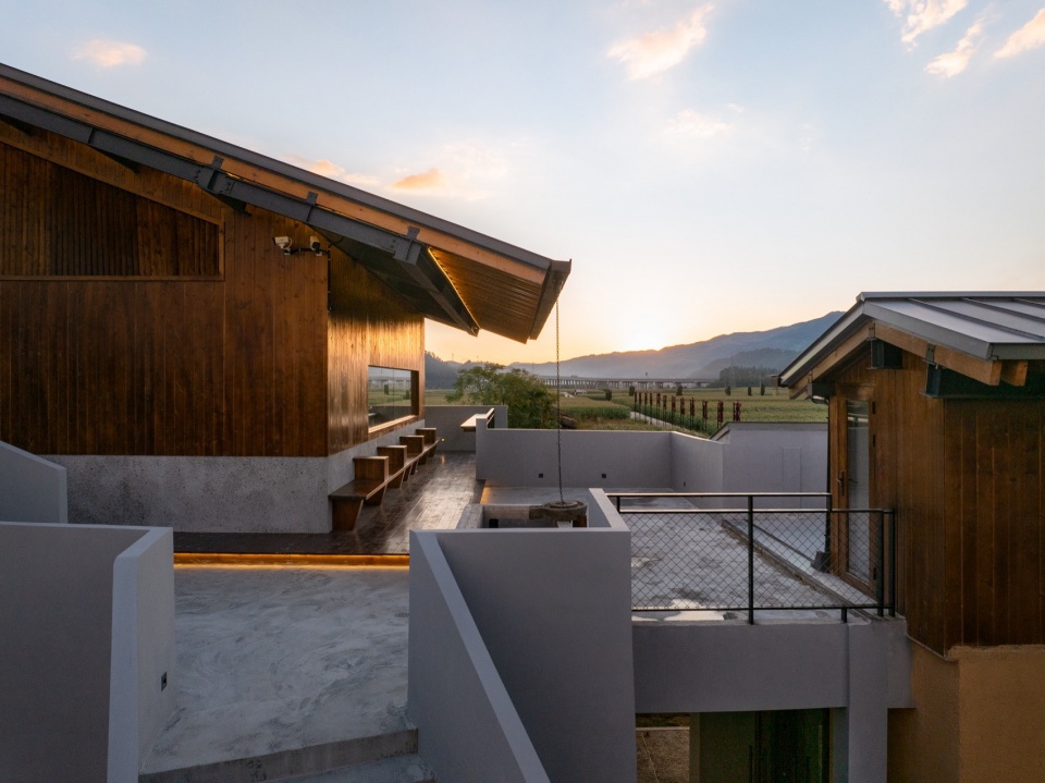 dongyou corn courier station by suipingyili architecture studio