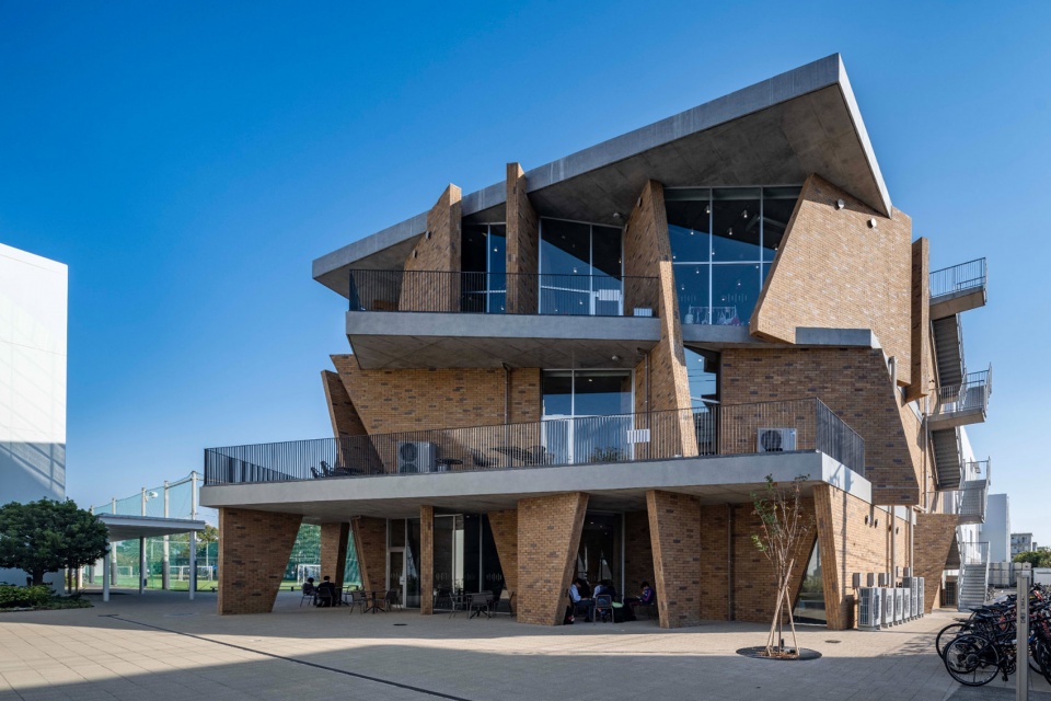 shonan institute of technology high school library by fukei