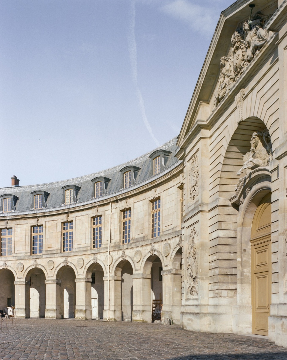 Ateliers Versailles by minuit architectes