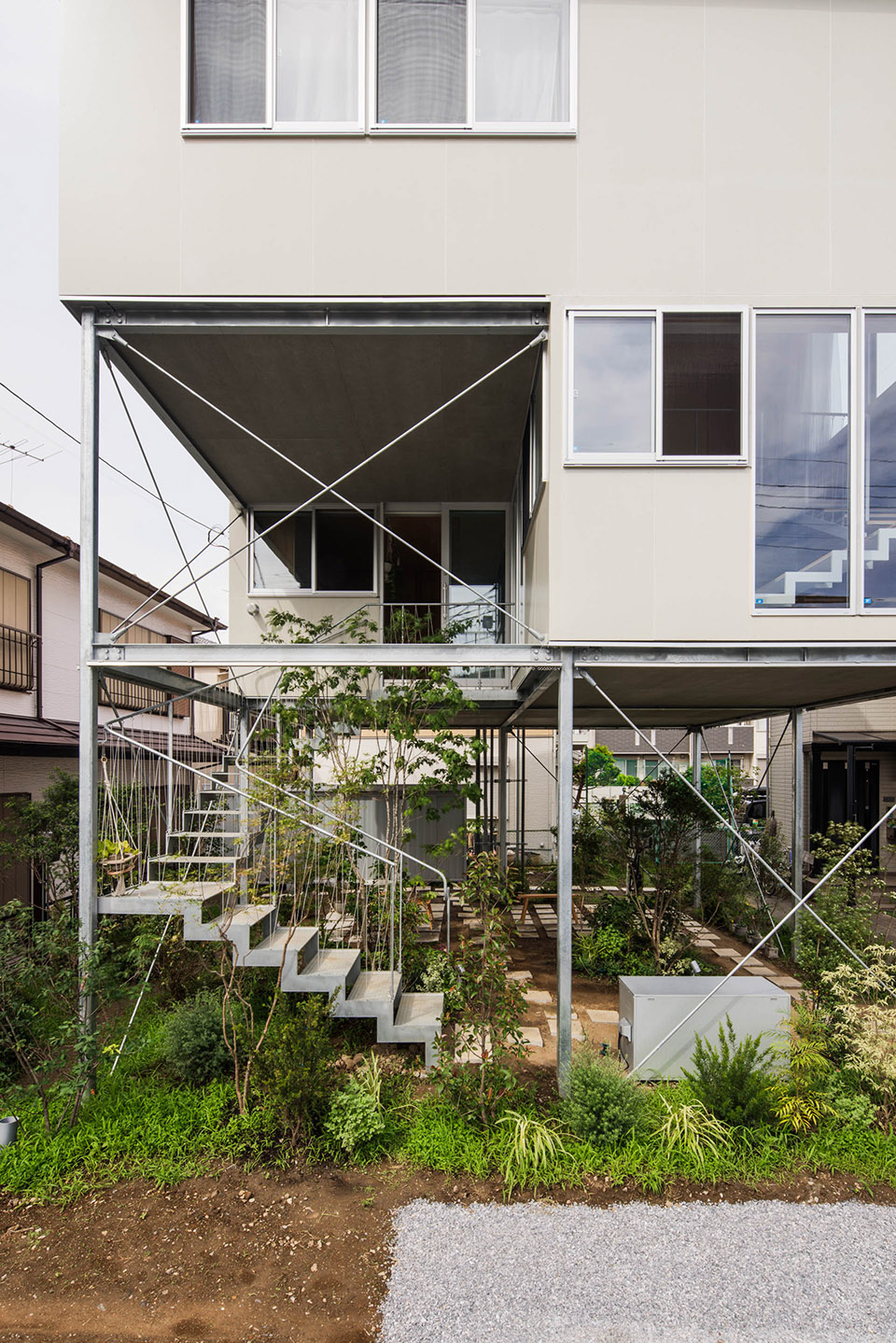 blank garden by unemori architects