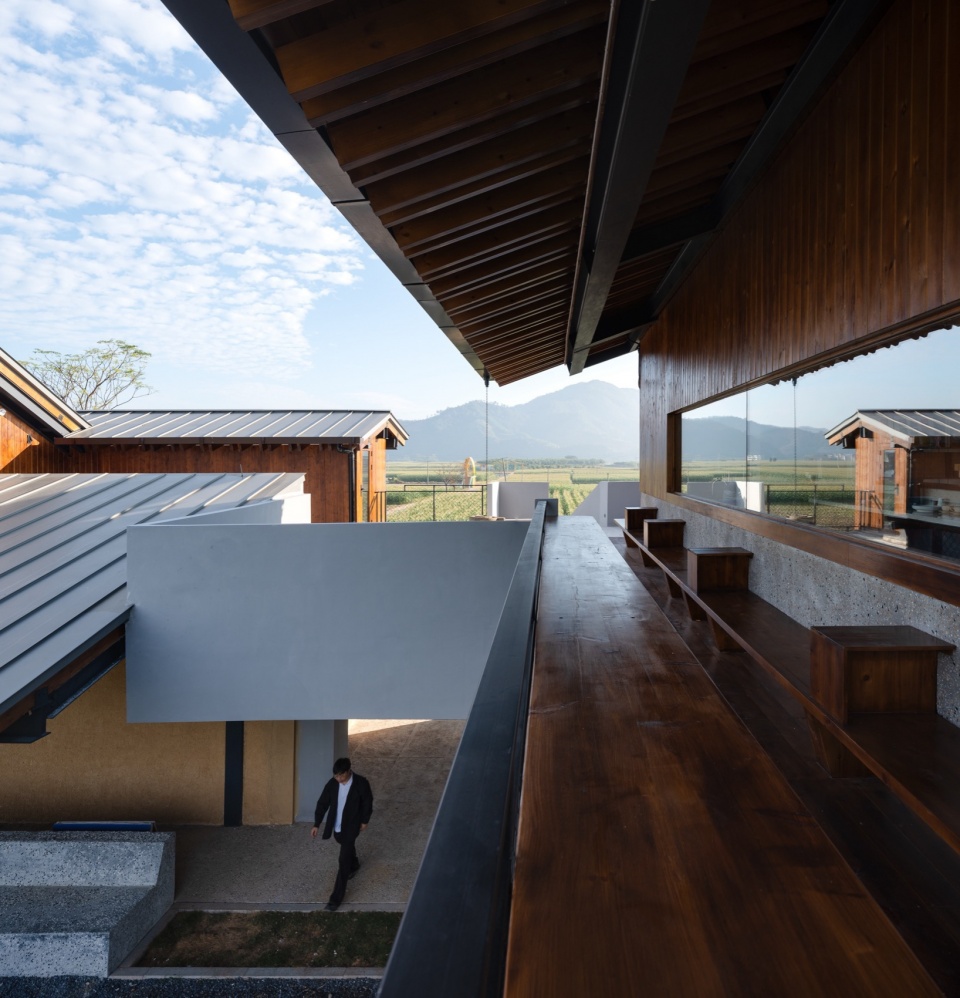 dongyou corn courier station by suipingyili architecture studio