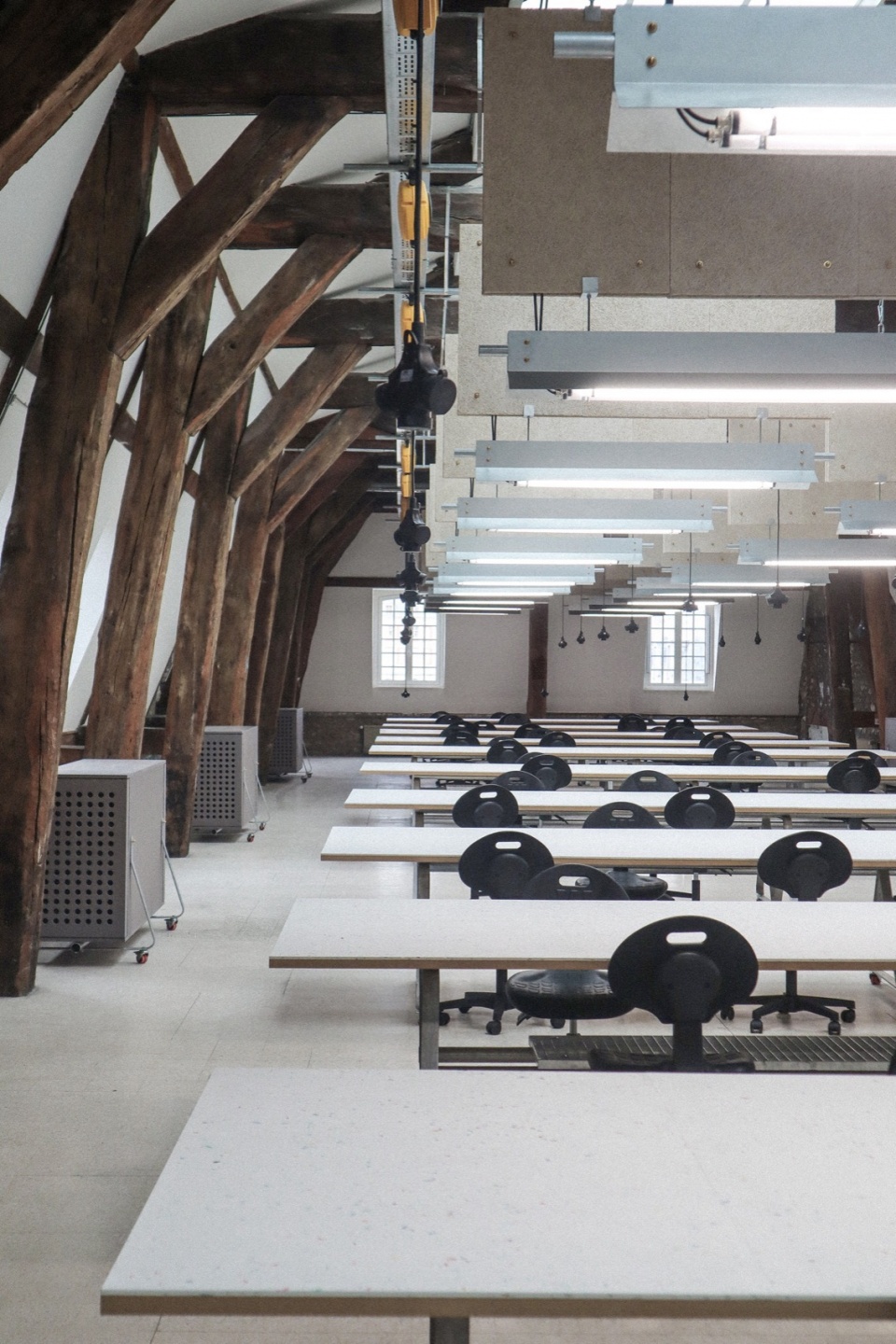 Ateliers Versailles by minuit architectes