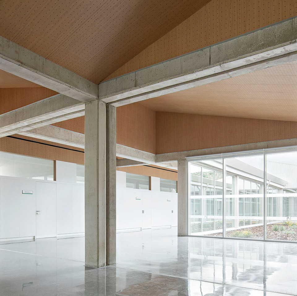 health centre by paradigma estudio