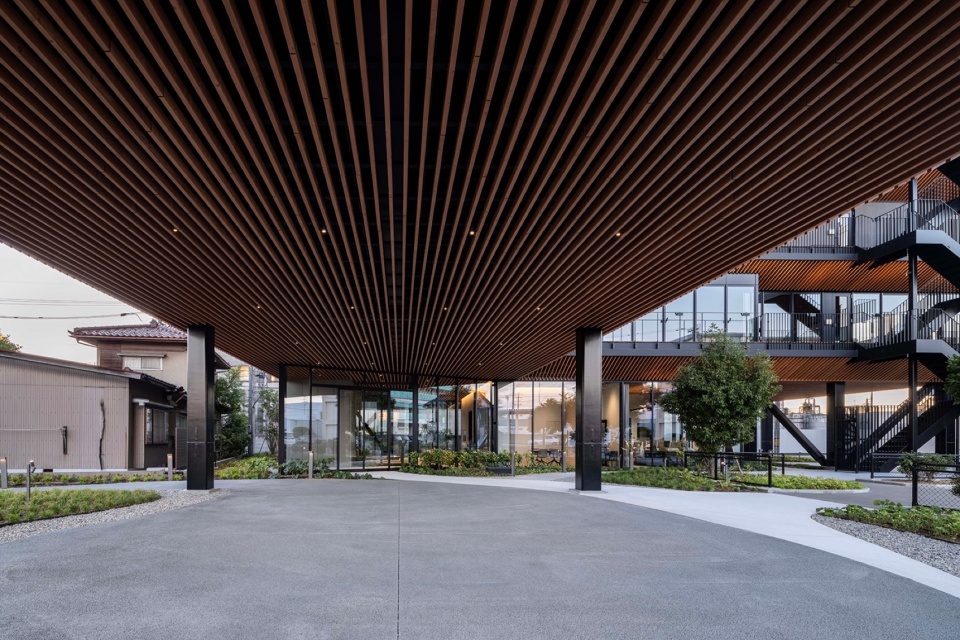 Juzen Chemical Corporation Head Office Building by KEY OPERATION INC ARCHITECTS