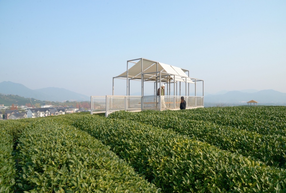 a floating pavilion on a tea mountain by youmu architects