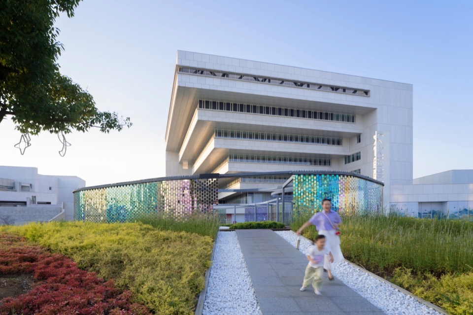 wuhan dongxihu cultural center by cadg daqiarchitects