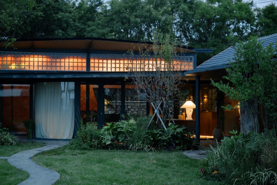 Bushe Boutique Hotel