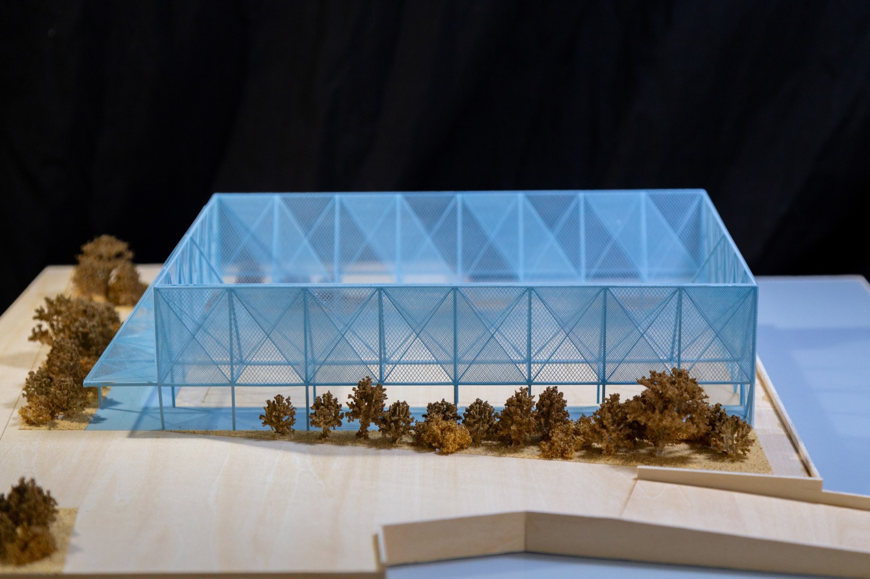Found Project Blue Court by Found Projects + Atelier Noirs - 谷德设计网