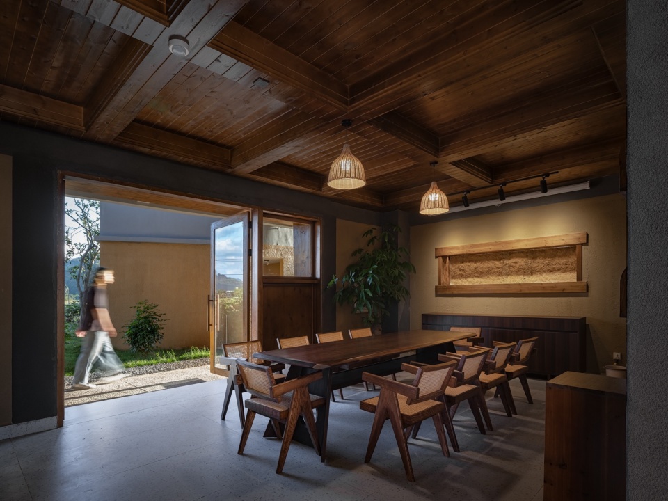 dongyou corn courier station by suipingyili architecture studio