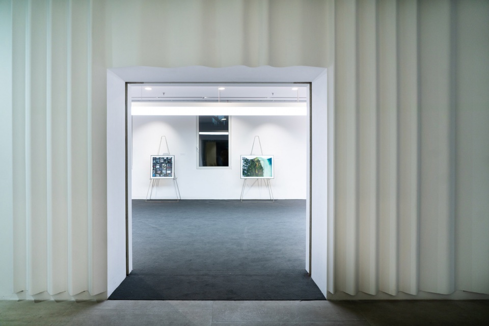 context form and light exhibition architectural photography by william mulvihill
