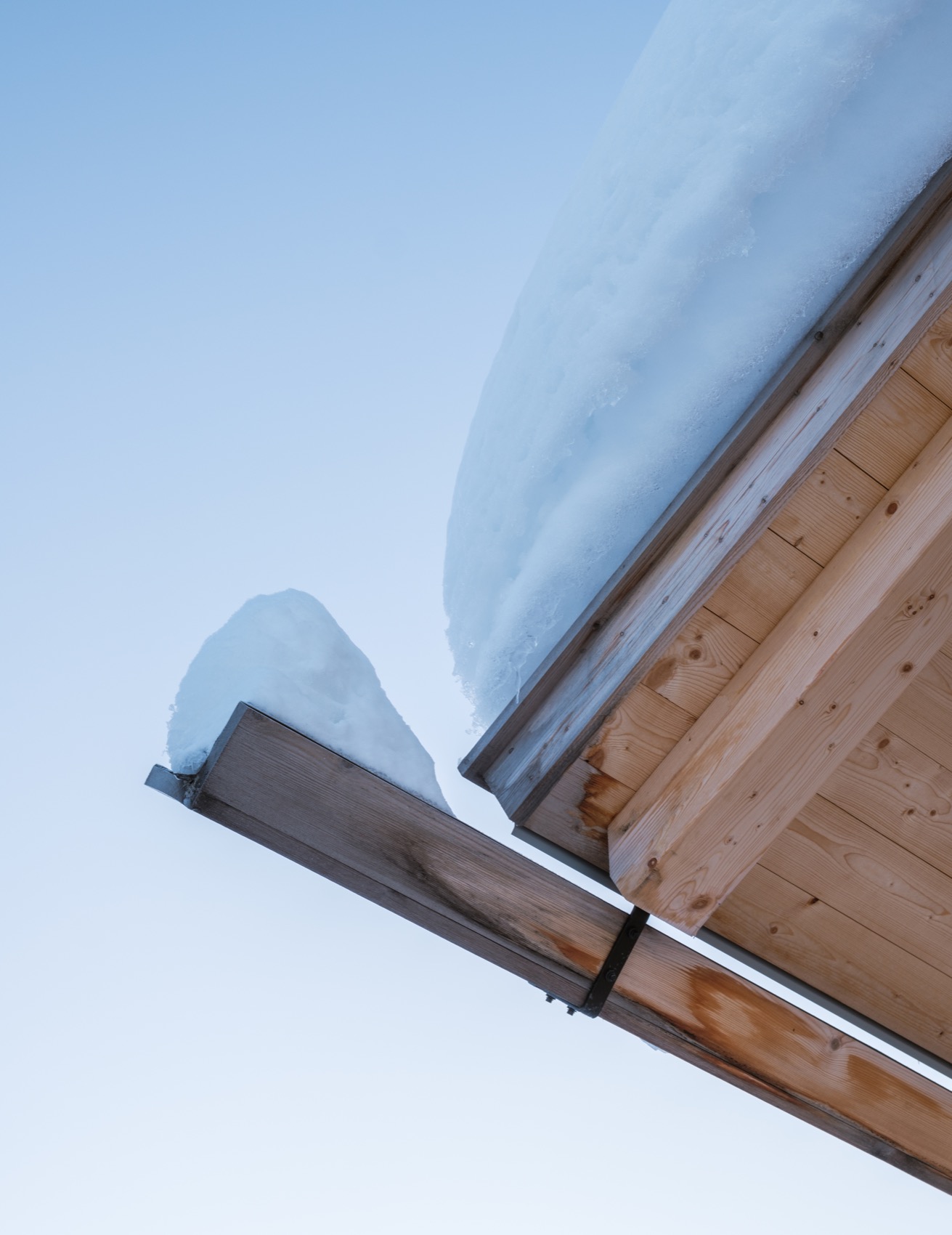 mountain cabin in hallandsfjell by quentin desfarges