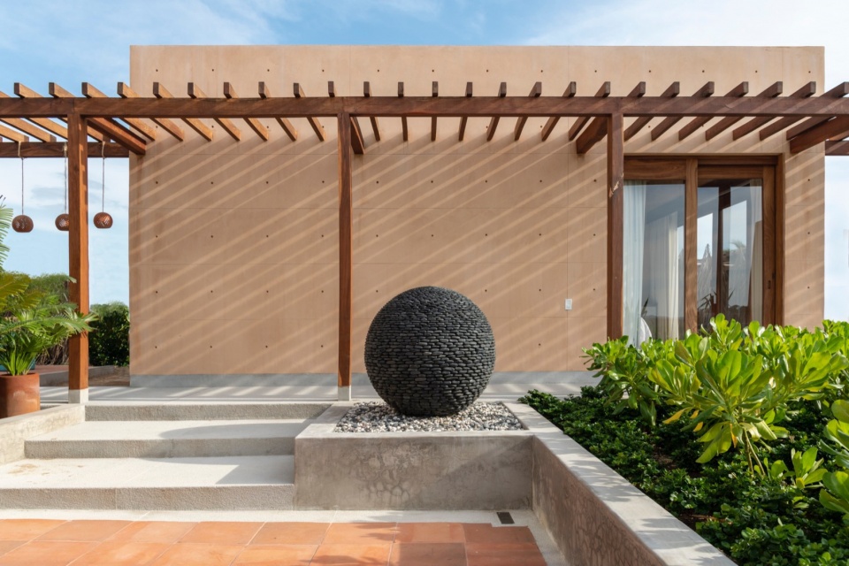 LYONS COMPLEX by CAAM Arquitectos