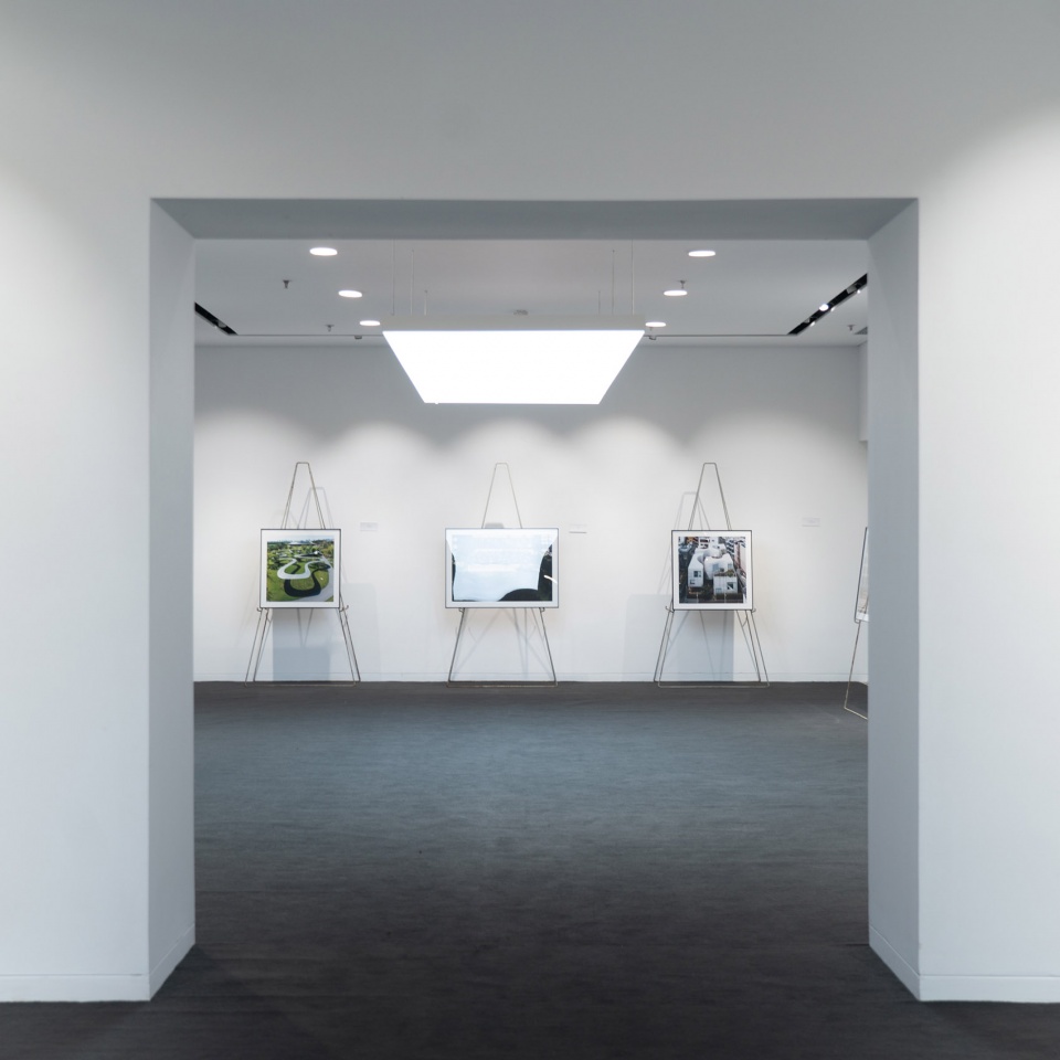 context form and light exhibition architectural photography by william mulvihill
