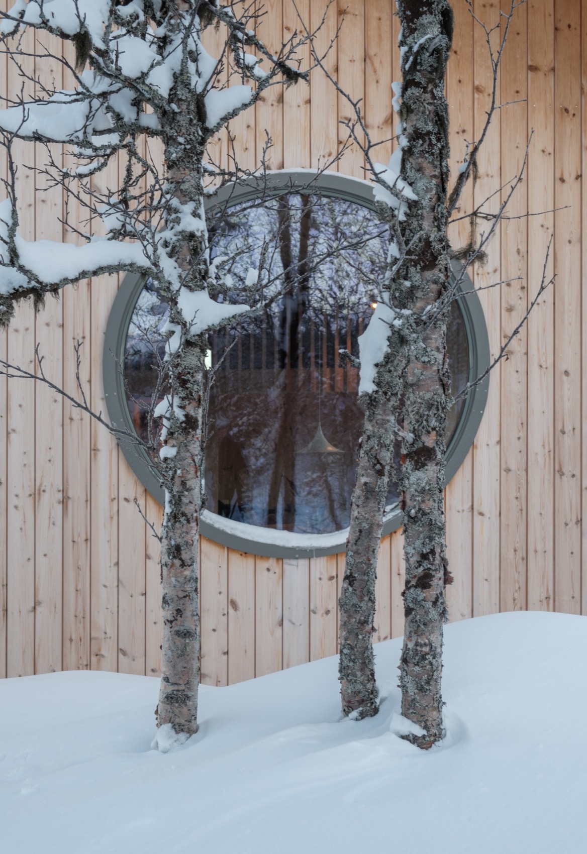 mountain cabin in hallandsfjell by quentin desfarges
