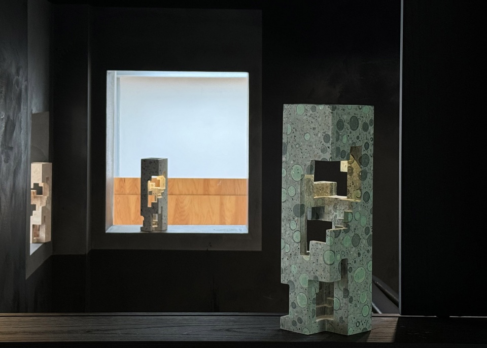 stone circling special exhibition by maggie studio