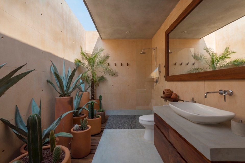 LYONS COMPLEX by CAAM Arquitectos
