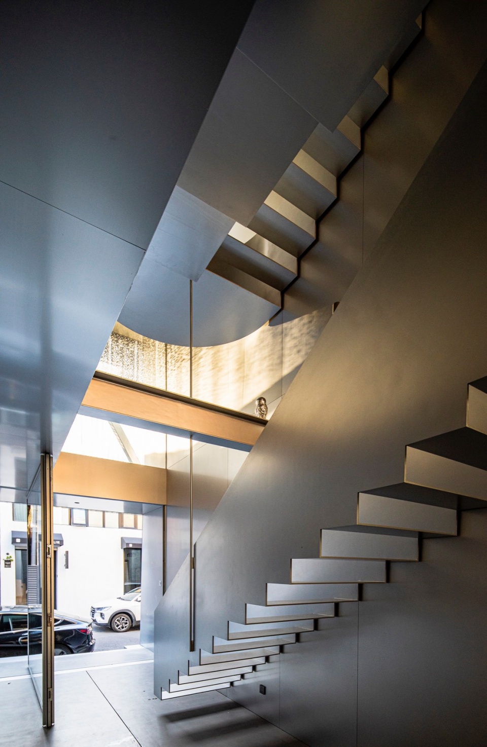 TAOA Reimagines an Old Industrial Building at 798 Art District into Its Office