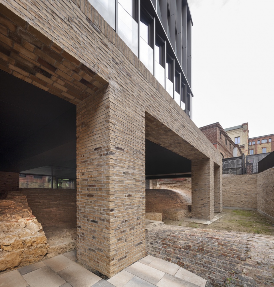 the sab office building by tchoban voss architekten